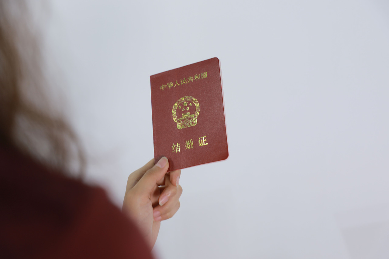 不能裸婚,要门当户对!