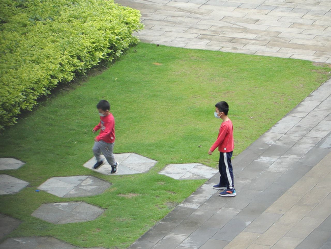 谢霆锋父子三人终相见 与张柏芝达成离婚共识
